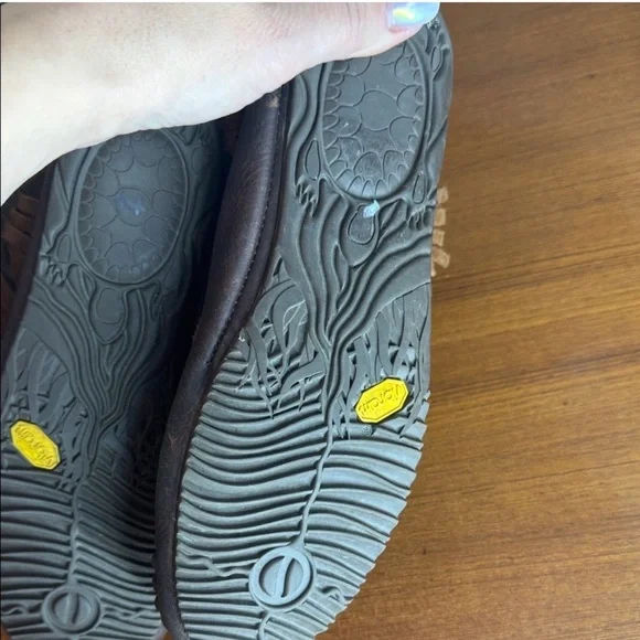 Manitobah Mukluks Okotoks boots in a brown or cocoa grain leather finish new !! - Picture 8 of 9